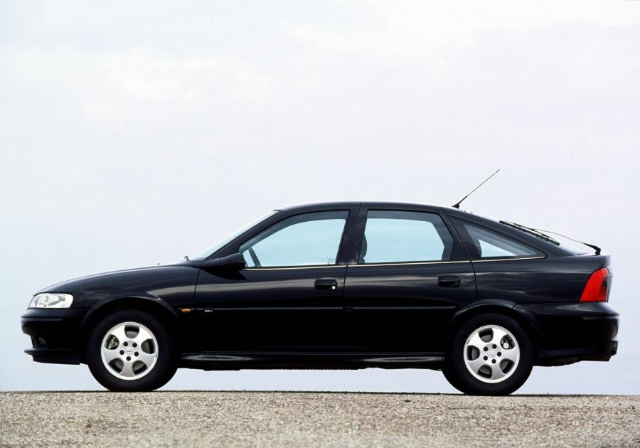  Opel Vectra Edition 100 Hatchback (B) 1999 года  (фото 3 из 3)